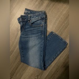 American Eagle cropped size 6 jeans